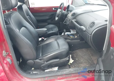 2006 Volkswagen New Beetle 2.5 из США, поврежденный, VIN 3VWRG31C06M421863